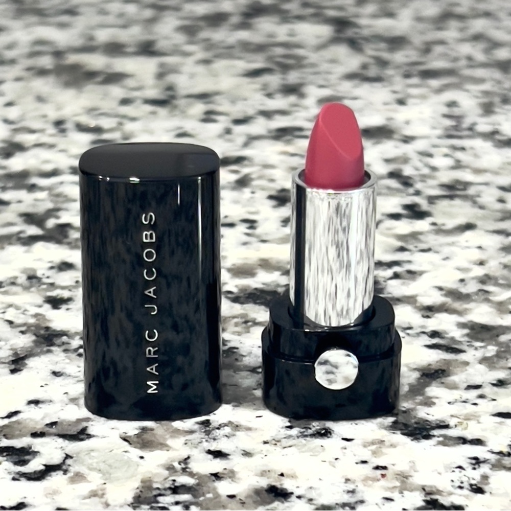 Marc Jacobs Lip Crème Lipstick- Kiss Kiss Bang Bang